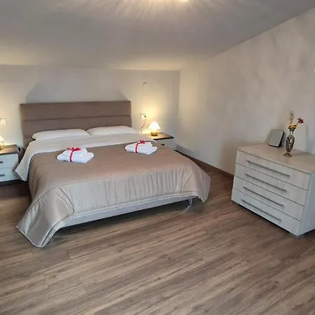 Casa Di Clara شقة سولمونا